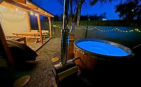 Lawendowa Przystań - dom z jacuzzi w cenie nad jeziorem